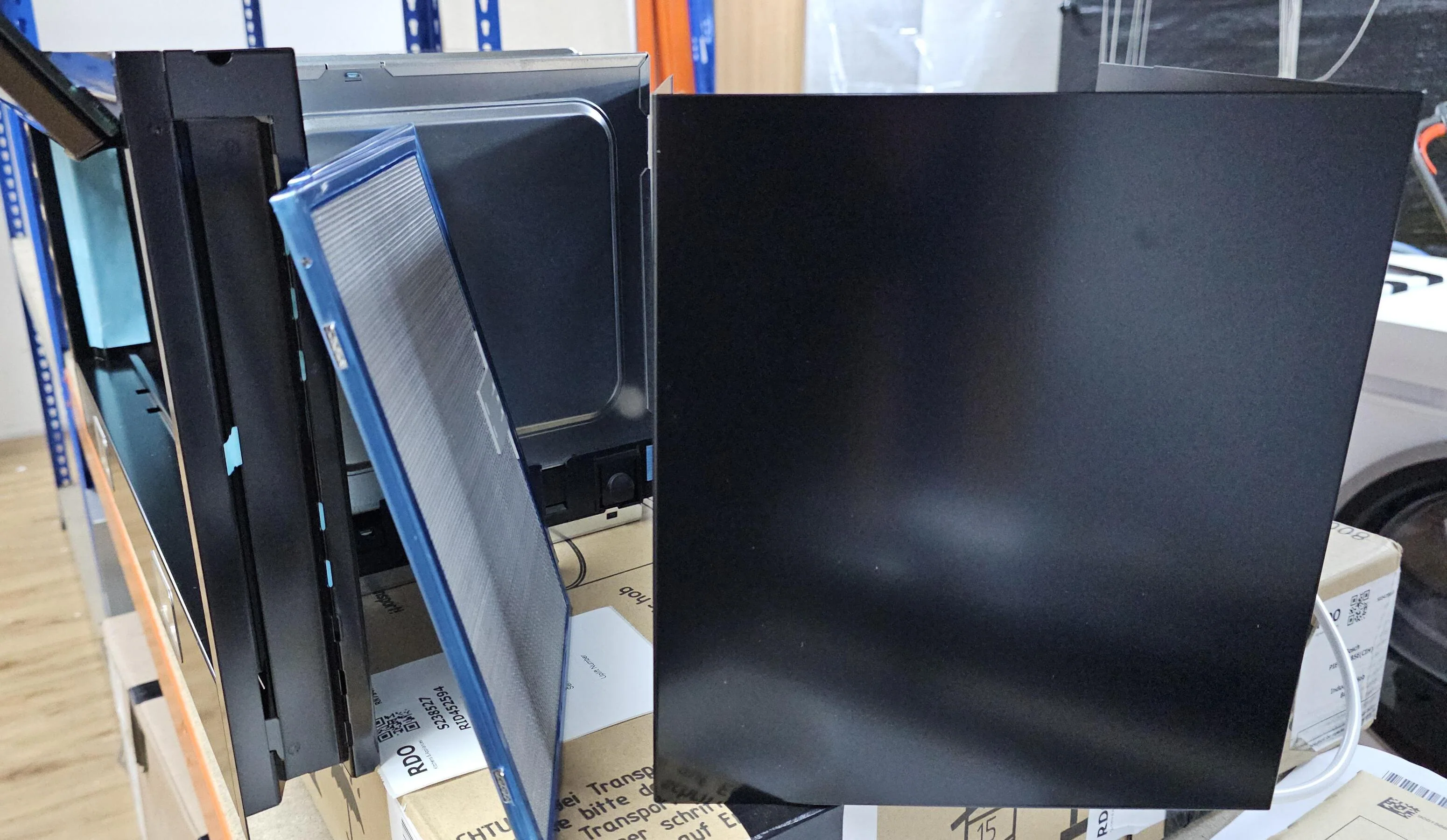 Siemens Integrated Hood LJ67BAM60B-CLEARANCE - Black And Glass - Image 6