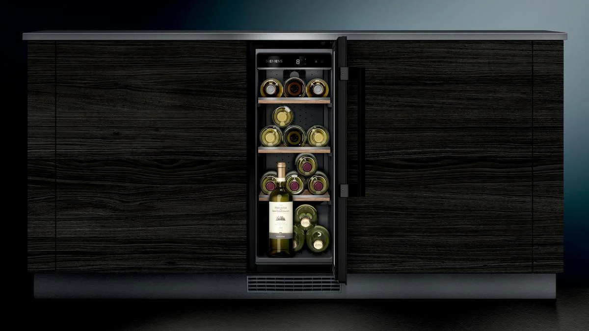 Siemens Built In Wine Cooler KU20WVHF0G - Black - Image 3